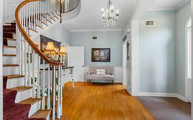 Beland Mansion-Blooming Garden Suite!