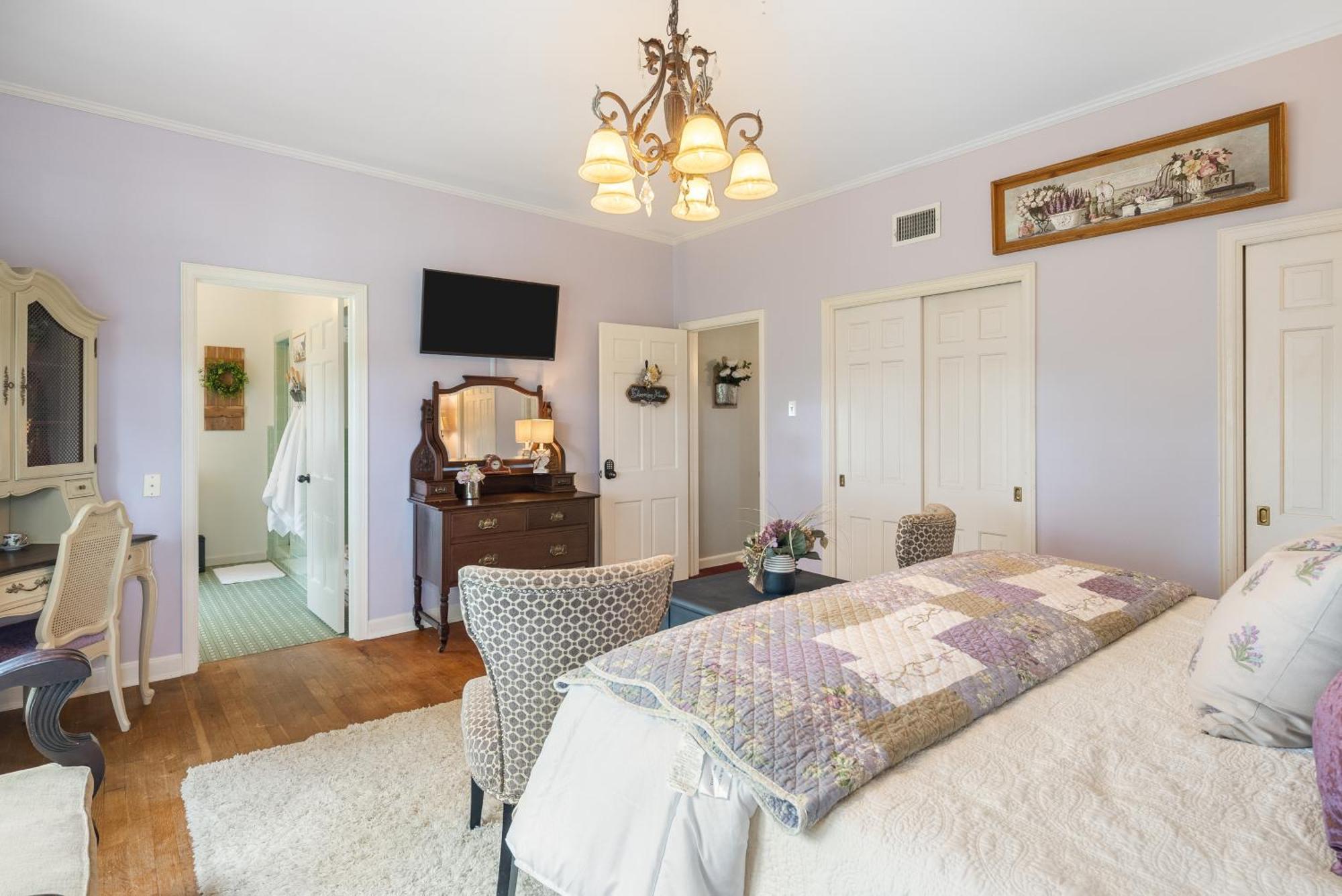 Beland Mansion-Blooming Garden Suite! Fort Smith Exterior photo